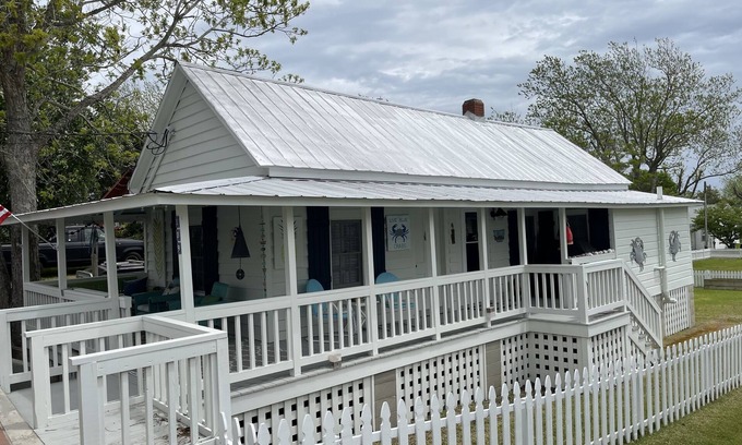 Swansboro House | Salty Seas