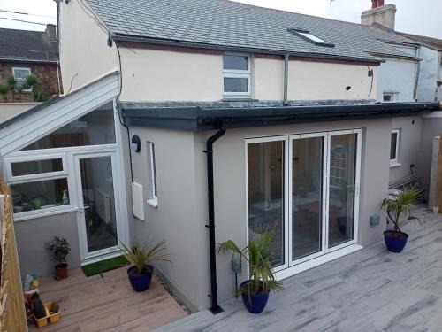 Hayle House | Sam's retreat