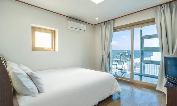 Samcheok House | Samcheok Jangho Sanho Pension