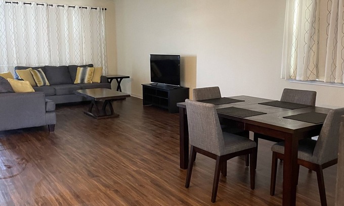 Hutto House | SAMSUNG- Newer Home Close to 130, Samsung & Shopping. 6 Beds, 4 Bedrooms