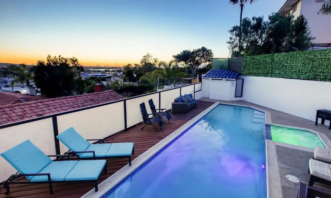 Morena House | San Diego Villa heated pool, jacuzzi and sunset-views