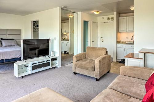 Emeryville Apartment | San Francisco Area Studio with Bay Views!