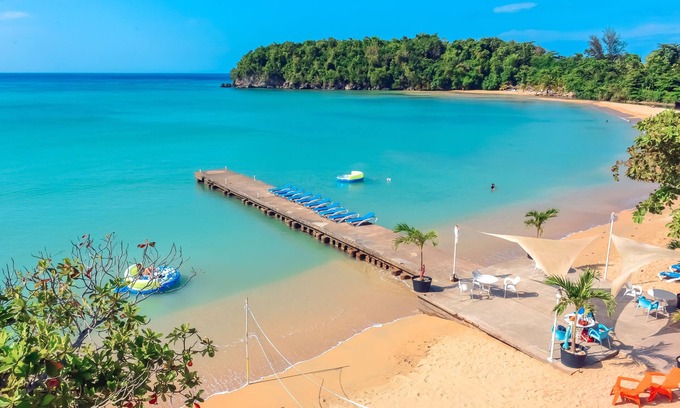 Ocho Rios Hotel | Sand And Tan Beach Hotel