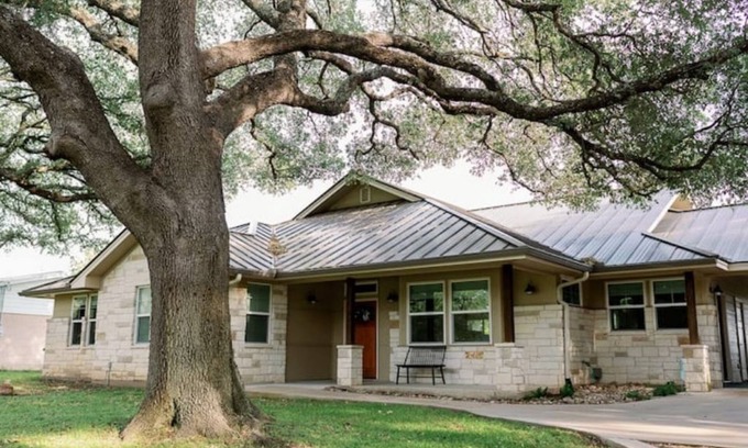 Kingsland House | Sand beach FUN on LBJ 11 beds Beautiful views