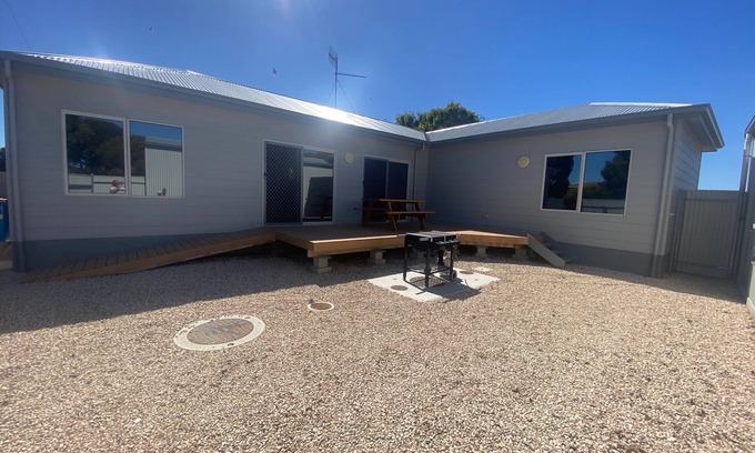 Para Wurlie House | Sand Castles - short walk to beach! Off peak special!