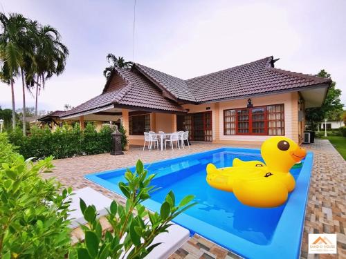 Chakphong Resort | Sand-D House Pool Villa C18 at Rock Garden Beach Resort Rayong