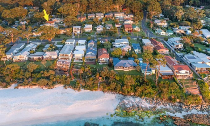 Hyams Beach Apartment | Sandals at the Bay Downstairs Hyams Beach
