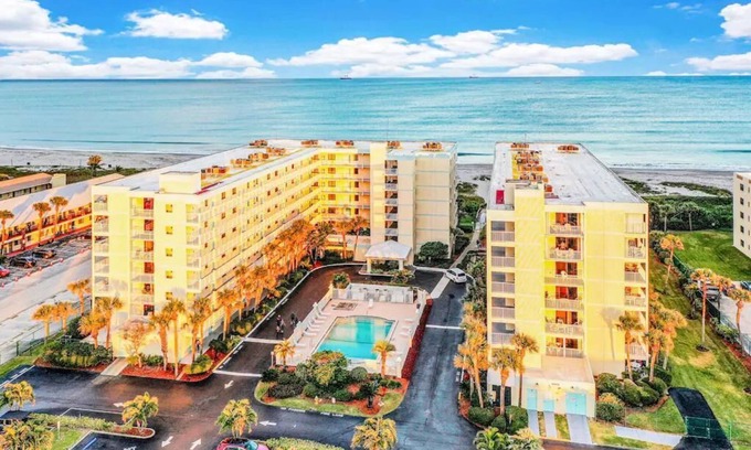 Cocoa Isles Condo | Sandcastles 2BR/2BA Cocoa Beach Ocean Views! Heated Pool!