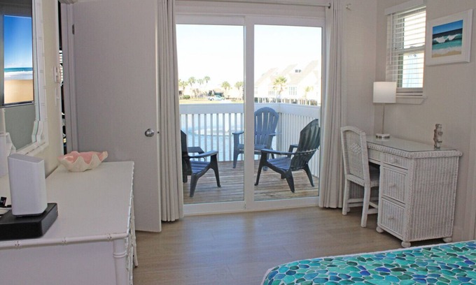 Holiday Isle Apartment | Sandpiper Cove Beach Villa 9