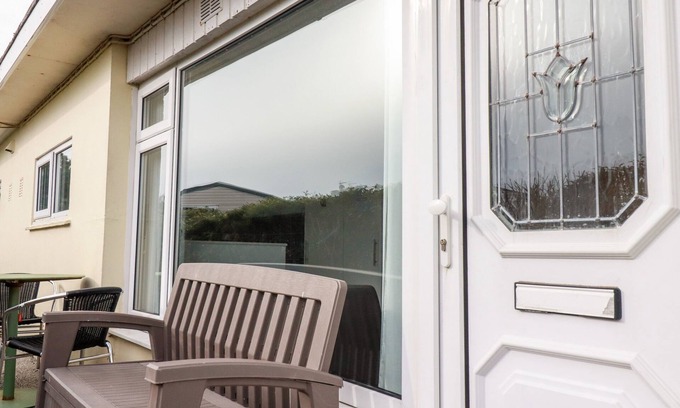 Perranporth Cottage | SANDPIPER, pet friendly, country holiday cottage in Perranporth