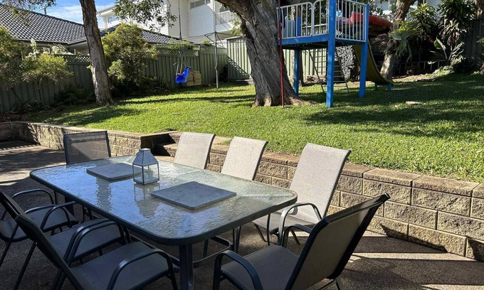 Sandy Beach House | Sandy Stays - n2 minute walk to the beach.