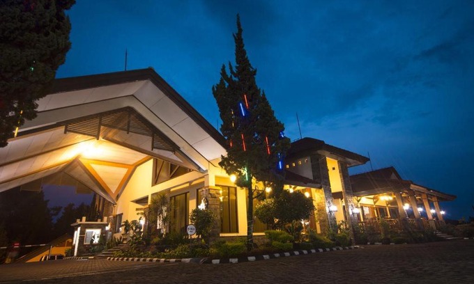 Cipanas Hotel | Sangga Buana Resort & Convention Hotel