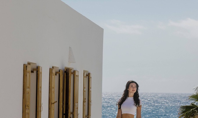 Kamari Apartment | Santorini Crystal Blue