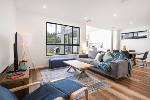 Culburra Beach House | Saoire - Pet Friendly - 5 Mins Walk to Beach