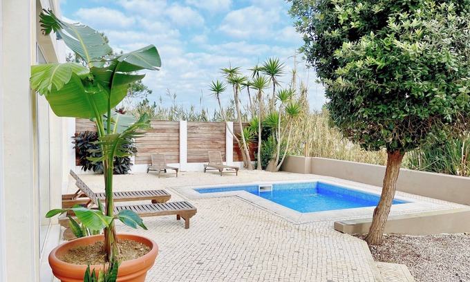 Barril de Cima Villa | SÃONE Guesthouse - a hidden sanctuary next to the vibrant surf town of Ericeira
