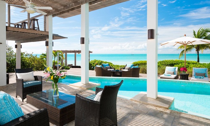 Ocean Point Villa | Sapodilla BEACHFRONT Luxury Villa! Sunsets, views, private pool, kayaks & more!