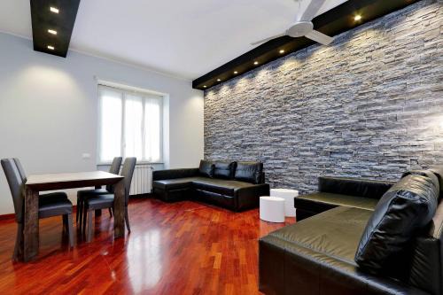 Tuscolano Apartment | Sapphire Apartment