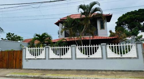 Saquarema House | Saquarema- Lagoa, praia , piscina e jogos