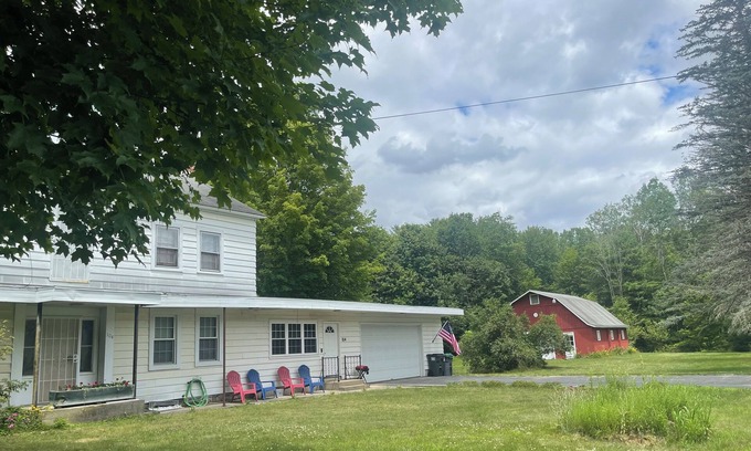 Corinth House | SARATOGA-LAKE GEORGE GETAWAY! 20 minute ride to either. Endless adventures!