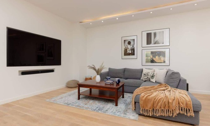 Wilanow Apartment | Sarmacka 4 | Unique Apartment | Parking