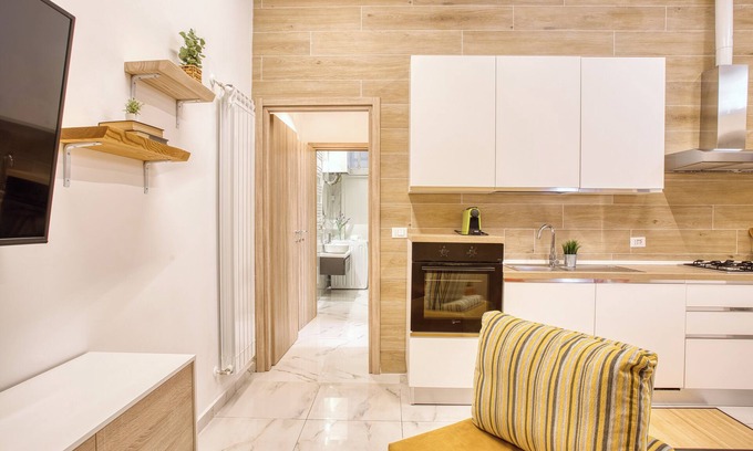 Chinatown Apartment | Sarpi56; New 2 BD apartment in Sempione district