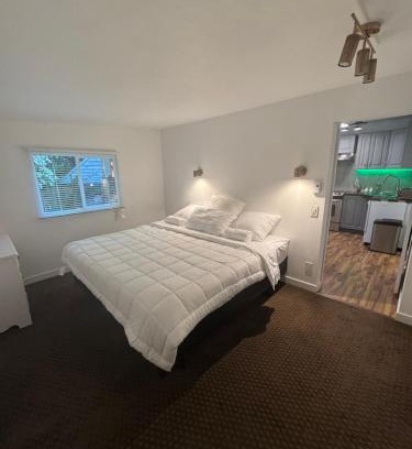 Coquitlam Apartment | Sasha-Home 538 Brookmere Ave