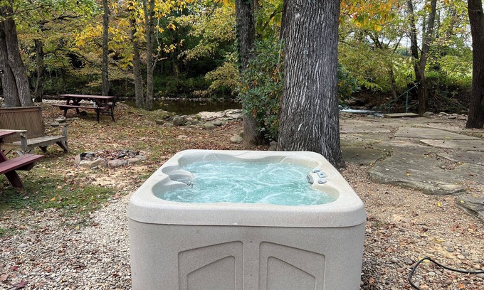 Cosby House | Sasquatch's Den at Waterfall high speed internet