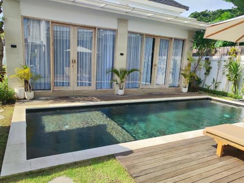 Kediri Bed & Breakfast | Savana Villas Tanah Lot