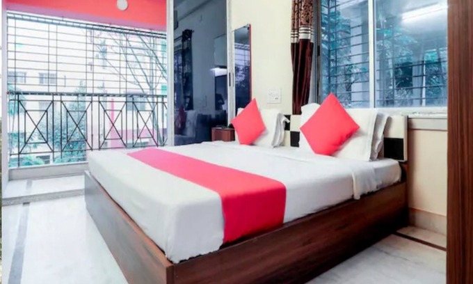 New Town Apartment | Saver Rooms with amenities near biswa bangla gate and kolkata airport