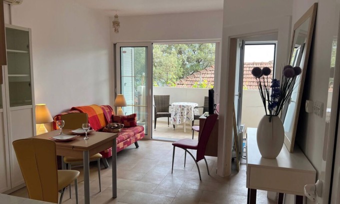 Topla Apartment | SAVINA Apartan 20 metara od mora stan za 3 osoben