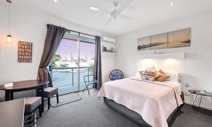 Scarborough Apartment | Scarborough beach break holidays - Unit 2