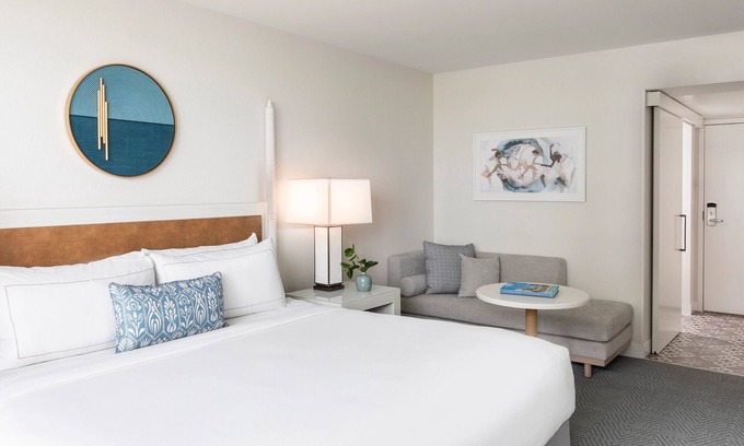 Singer Island Hotel | Scenic Beachfront Resort! Outdoor Pool, Pet-friendly Property!
