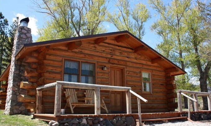 Wapiti Cabin | Scenic guest ranch with cozy cabin located between Cody, Wy and Yellowstone Park
