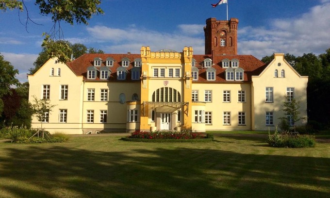 Lelkendorf Apartment | Schloss Lelkendorf - Fewo Parkblick