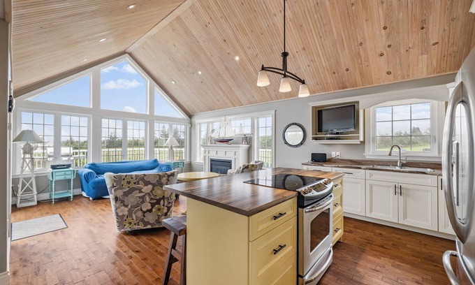 Stanley Bridge House | Schooner's Deck - Family friendly 4-bedroom home