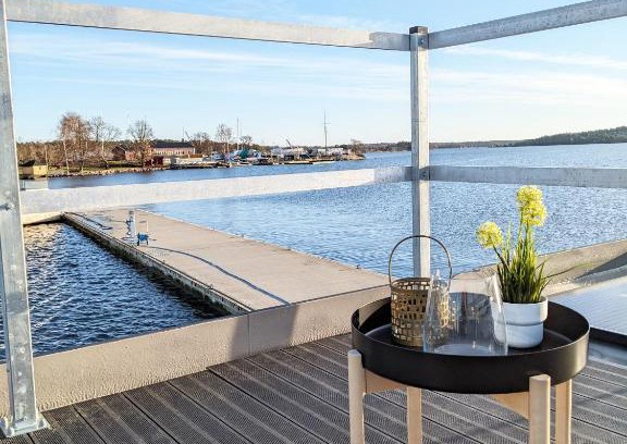 Vastervik Apartment | Schwimmendes Haus Biene auf dem Wasser inkl. Boot