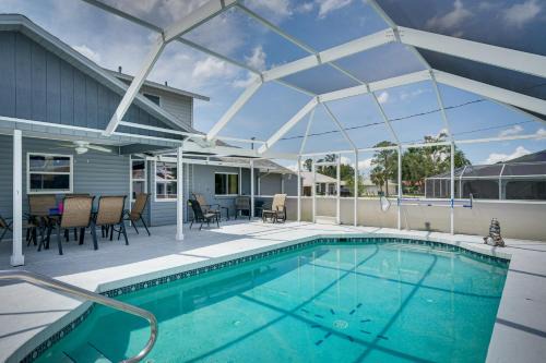 Port Charlotte - Charlotte Harbor House | Screened-In Lanai and Yard Port Charlotte Retreat