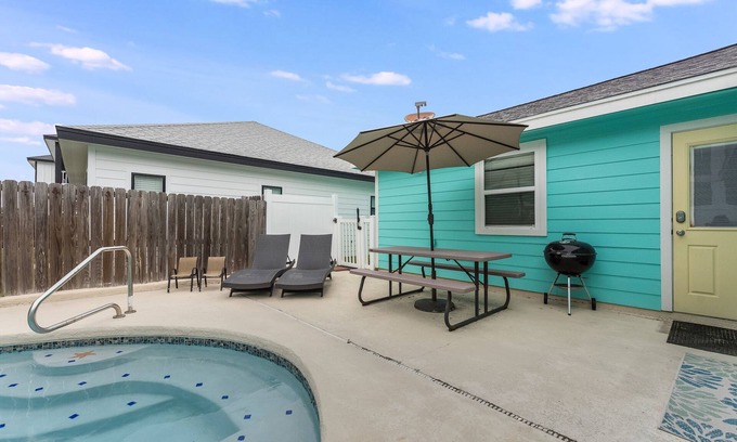 Safe Harbor House | Sdl628-diving Dolphin