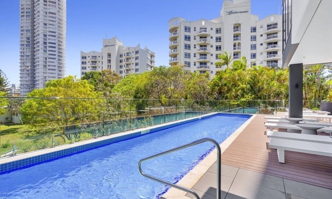 Burleigh Heads Apartment | Sea Glimpse Escape at Sandbar Burleigh