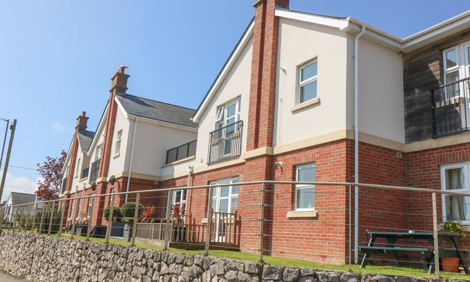 Tyn-y-Gongl Cottage | SEA LA VIE, family friendly, country holiday cottage in Benllech