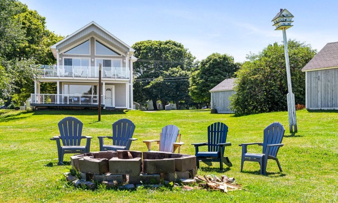 Beaubassin East House | Sea La Vie- Ocean View Vacation Home