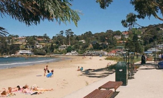 Kingston Beach Apartment | Sea La View Apartment