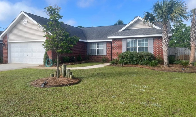 Navarre House | Sea Largo, π Work, Play & Relax! 4BR Beach Home w/Fenced Yard + Games