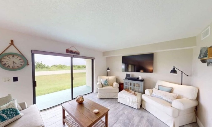 Cocoa Beach Apartment | Sea Oats 2BR-Direct Beach Access with Pool