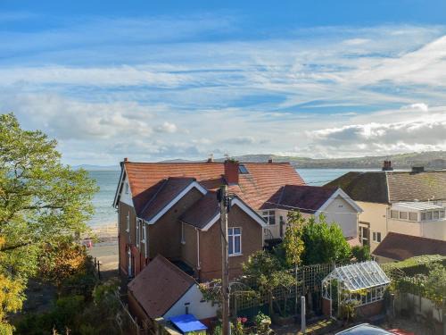 Rhos on Sea House | Sea View Cottage