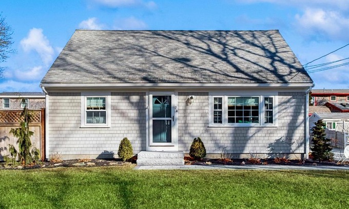 Teaticket House | Seabreeze Escape