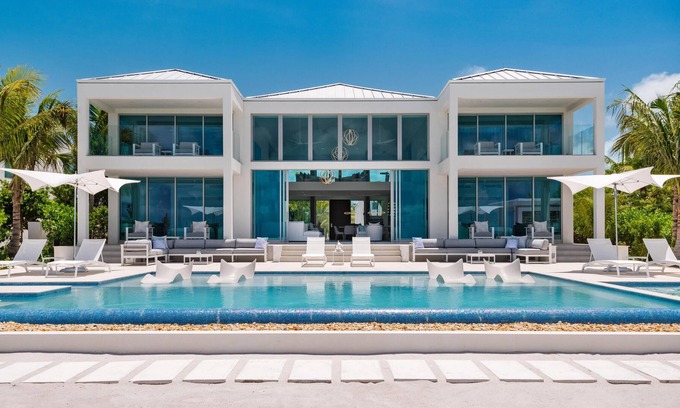 Grace Bay Resort | Seaclusion Oasis-Exceptional 13 Bed Villa w/ Private Pool, & Concierge Service!