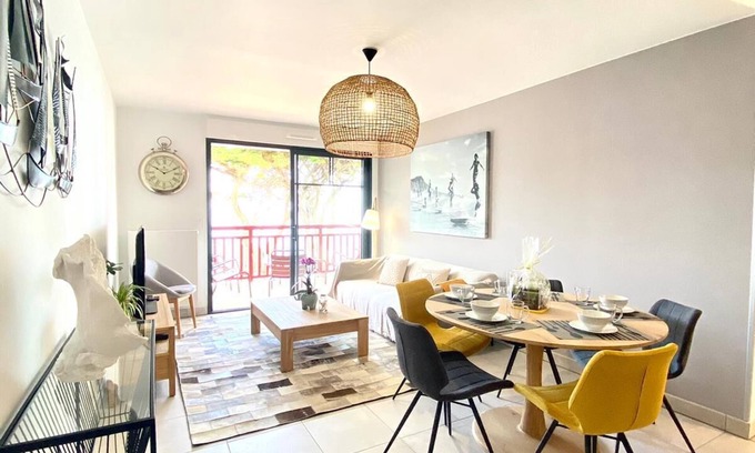 Pleneuf-Val-Andre Apartment | SEAFRONT APARTMENT VAL ANDRE ALL INCLUSIVE FOR 5 PEOPLE