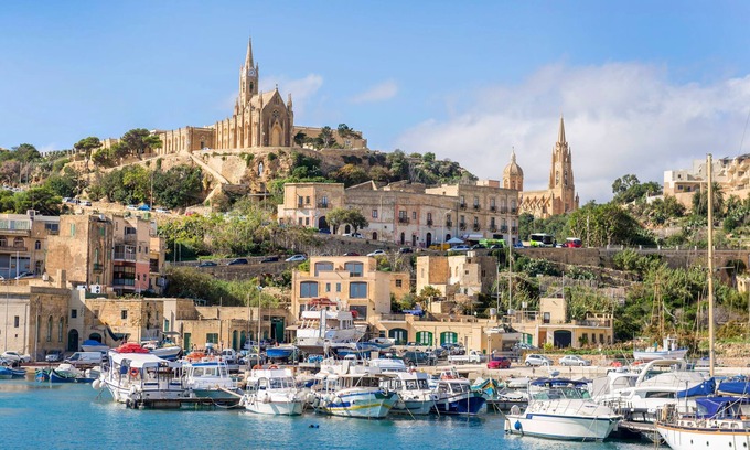 Marsalforn Apartment | Seafront apartment in Gozo, Marsalforn