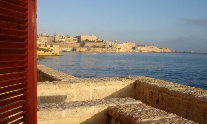Birgu Apartment | Seafront apartment in historic Three Cities with great views over Grand Harbour